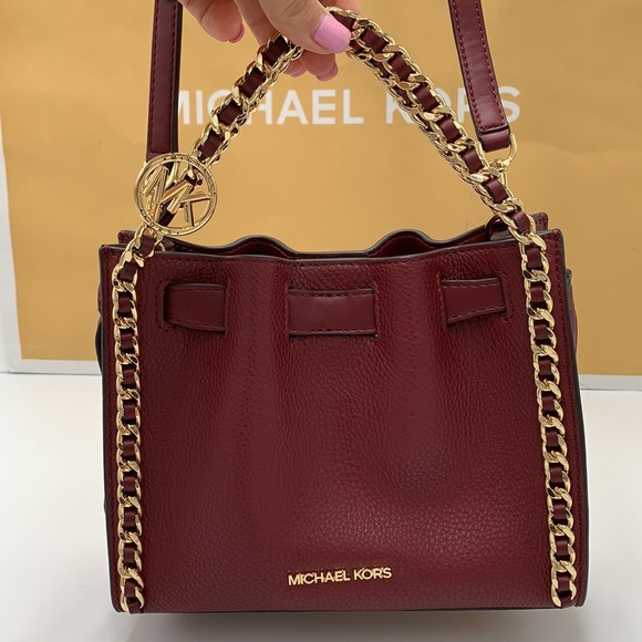 MICHAEL KORS MINA Small Belted
Chain Crossbody bag DARK CHERRY
COLOR - Picture 14 of 16